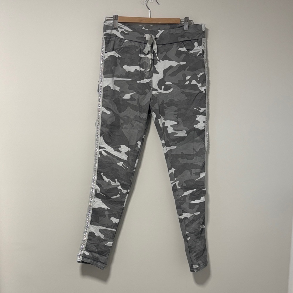 Venti6 Camouflage Joggers with side bling